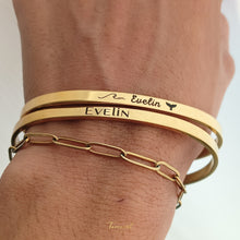Cargar imagen en el visor de la galería, Brazalete Unisex personalizable en acero chapado en oro 18 k.