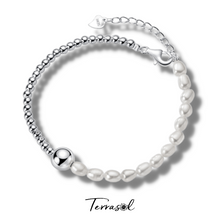Cargar imagen en el visor de la galería, Pulsera Alba, en Plata de ley 925 y perlas de agua dulce.