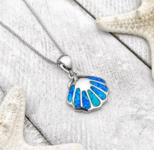 Cargar imagen en el visor de la galería, Collar Concha en plata de ley 925 y ópalo azul.