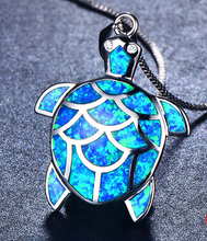 Cargar imagen en el visor de la galería, Collar Tortuga en Plata de ley 925 y ópalo.